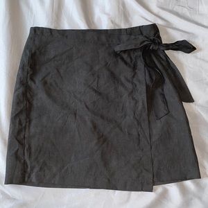 Black tie mini skirt